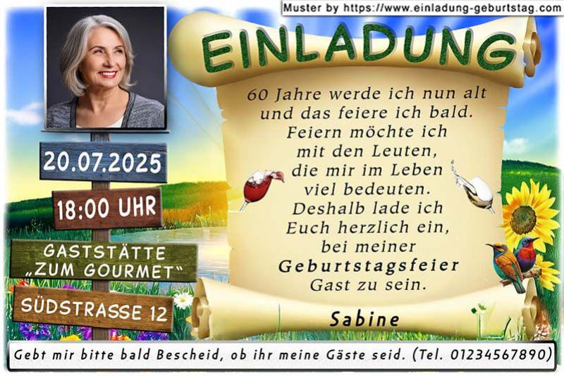 Die Einladungskarte zum Geburtstag mit Ihrem Foto, das sich über einem Holzwegweiser befindet. Dort werden die Angaben zu Datum, Uhrzeit und Ort eingesetzt.